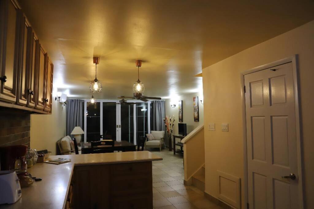 A Beautiful Villa In A Prime Location Of Jolly Jolly Harbour Exterior photo